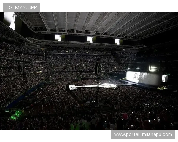 伯纳乌球场新增可开合顶棚，恶劣天气比赛延期成历史